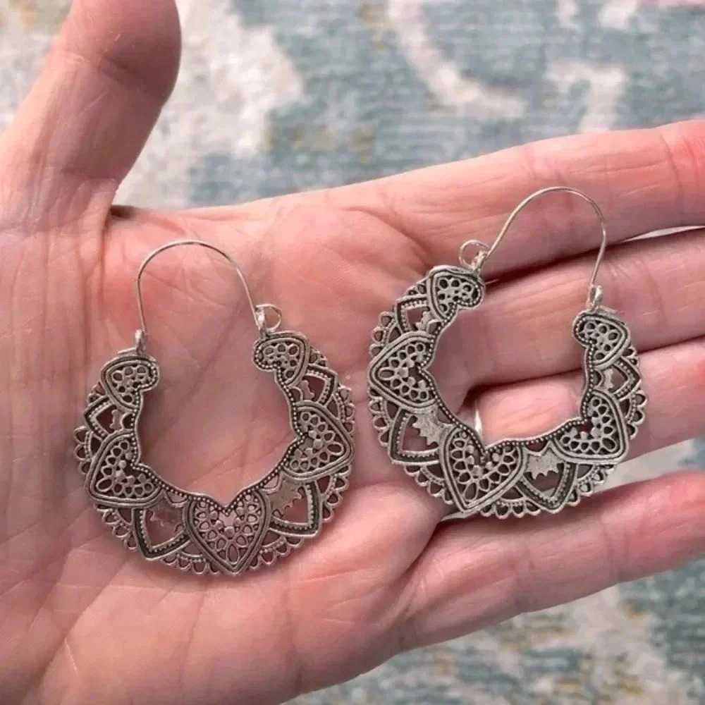 Antique Style Silver Tone Heart Filigree Hoop Earrings NWT